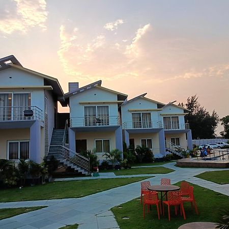 Parth King Beach Resort Мандармани Экстерьер фото