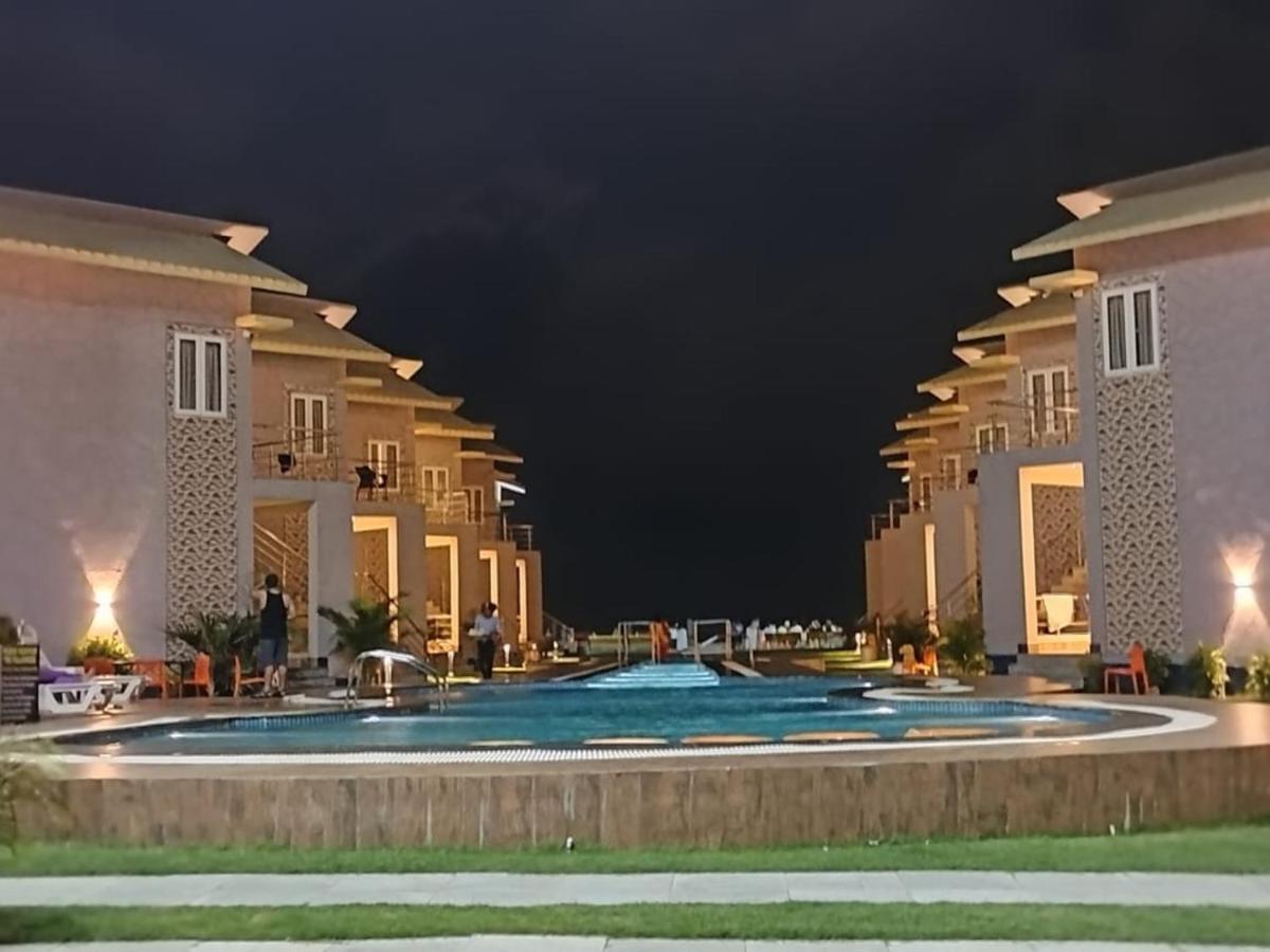 Parth King Beach Resort Мандармани Экстерьер фото