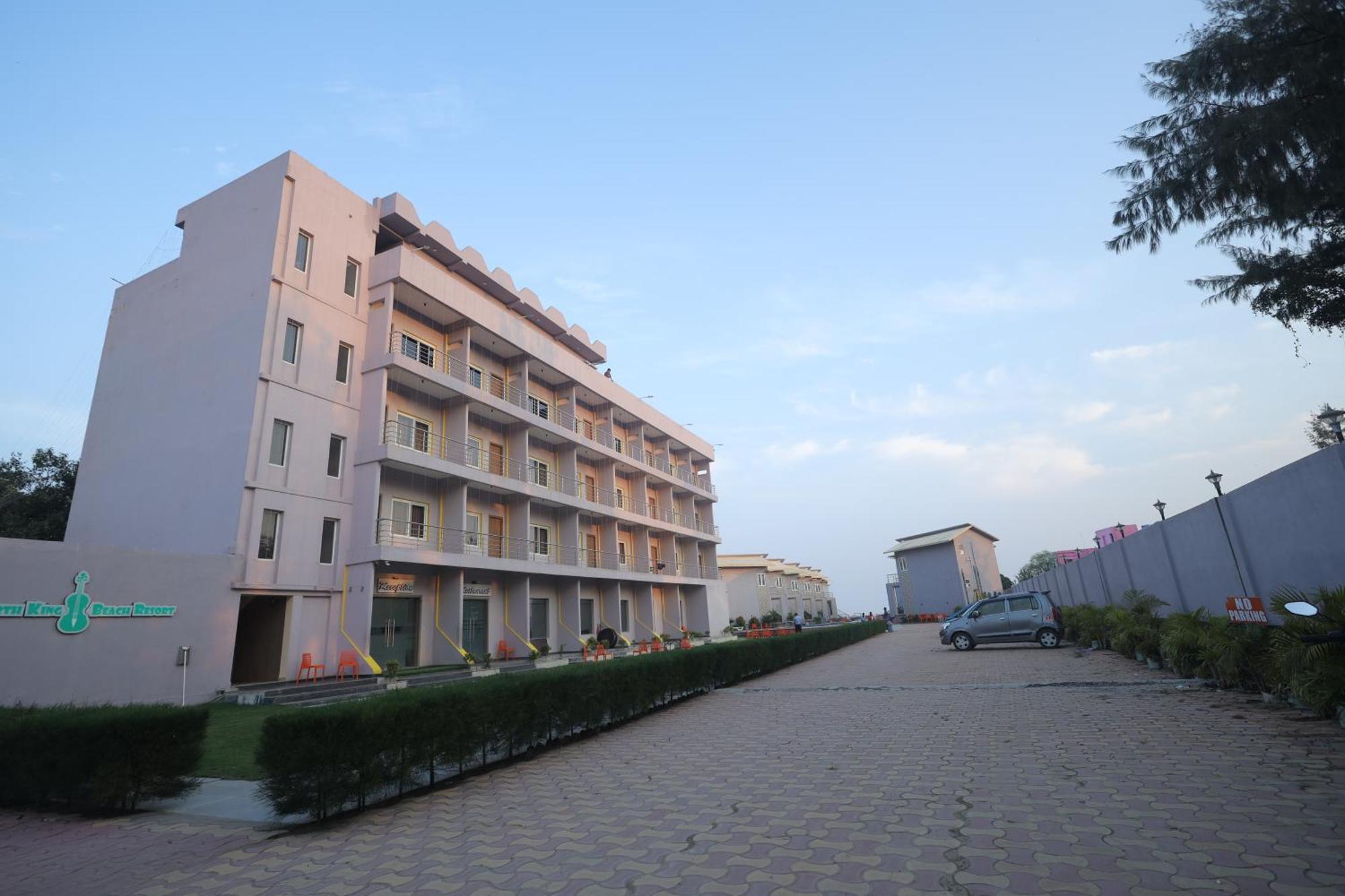 Parth King Beach Resort Мандармани Экстерьер фото