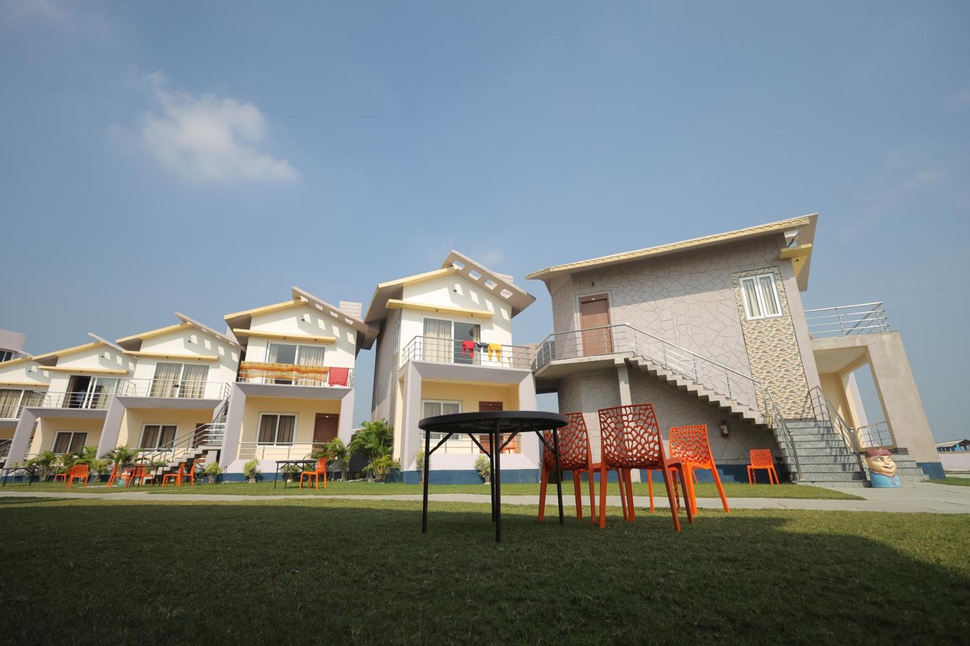 Parth King Beach Resort Мандармани Экстерьер фото