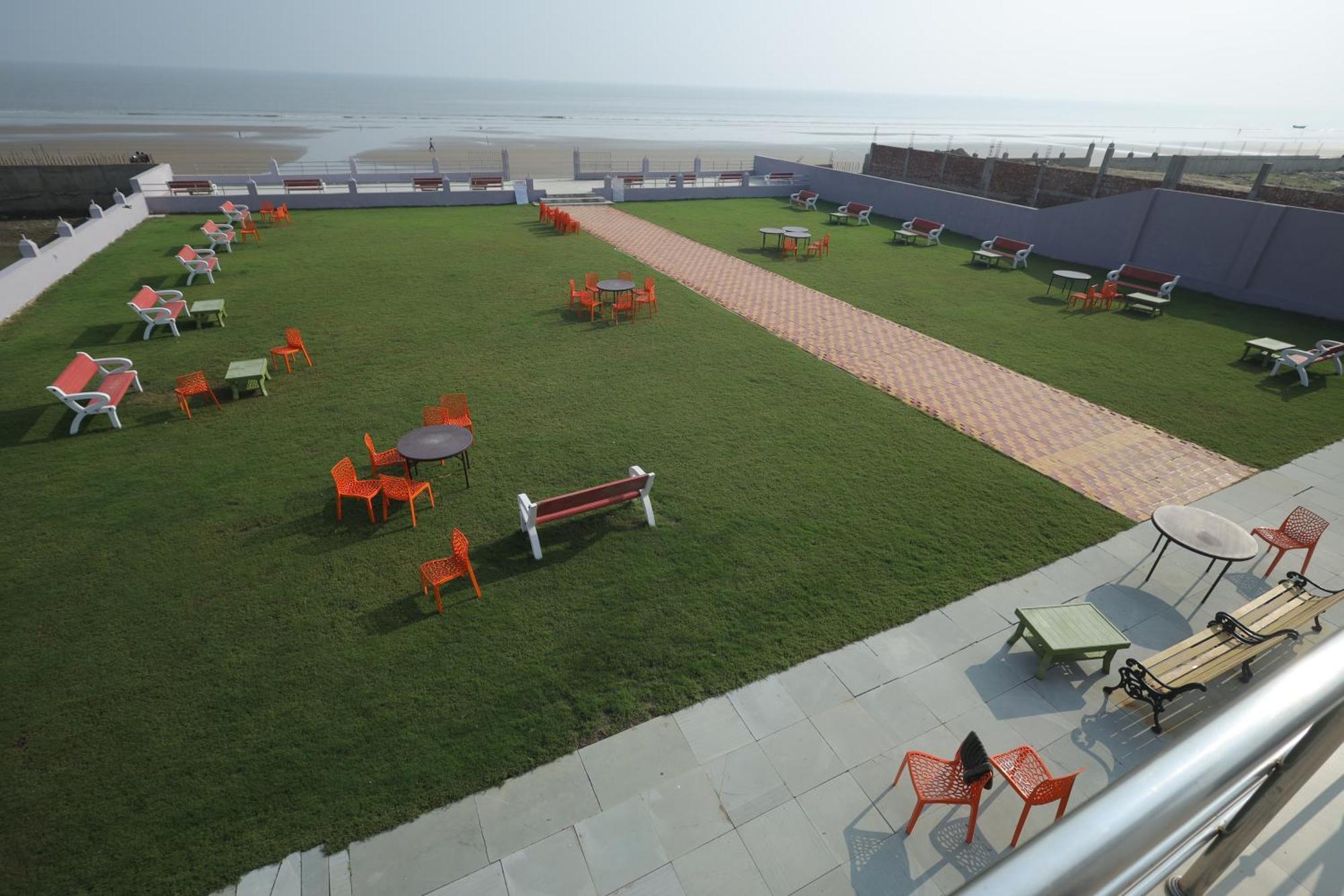 Parth King Beach Resort Мандармани Экстерьер фото