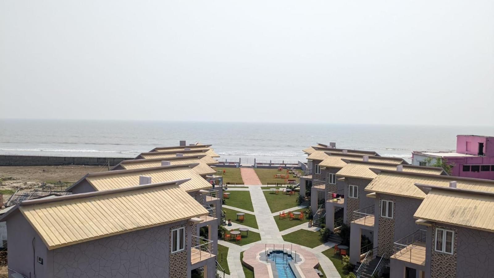 Parth King Beach Resort Мандармани Экстерьер фото