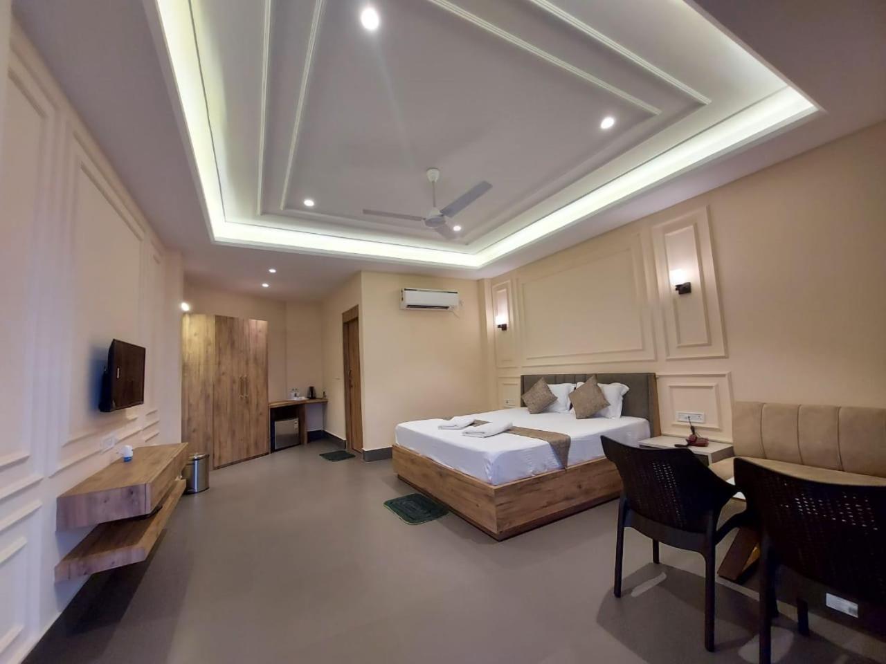 Parth King Beach Resort Мандармани Экстерьер фото