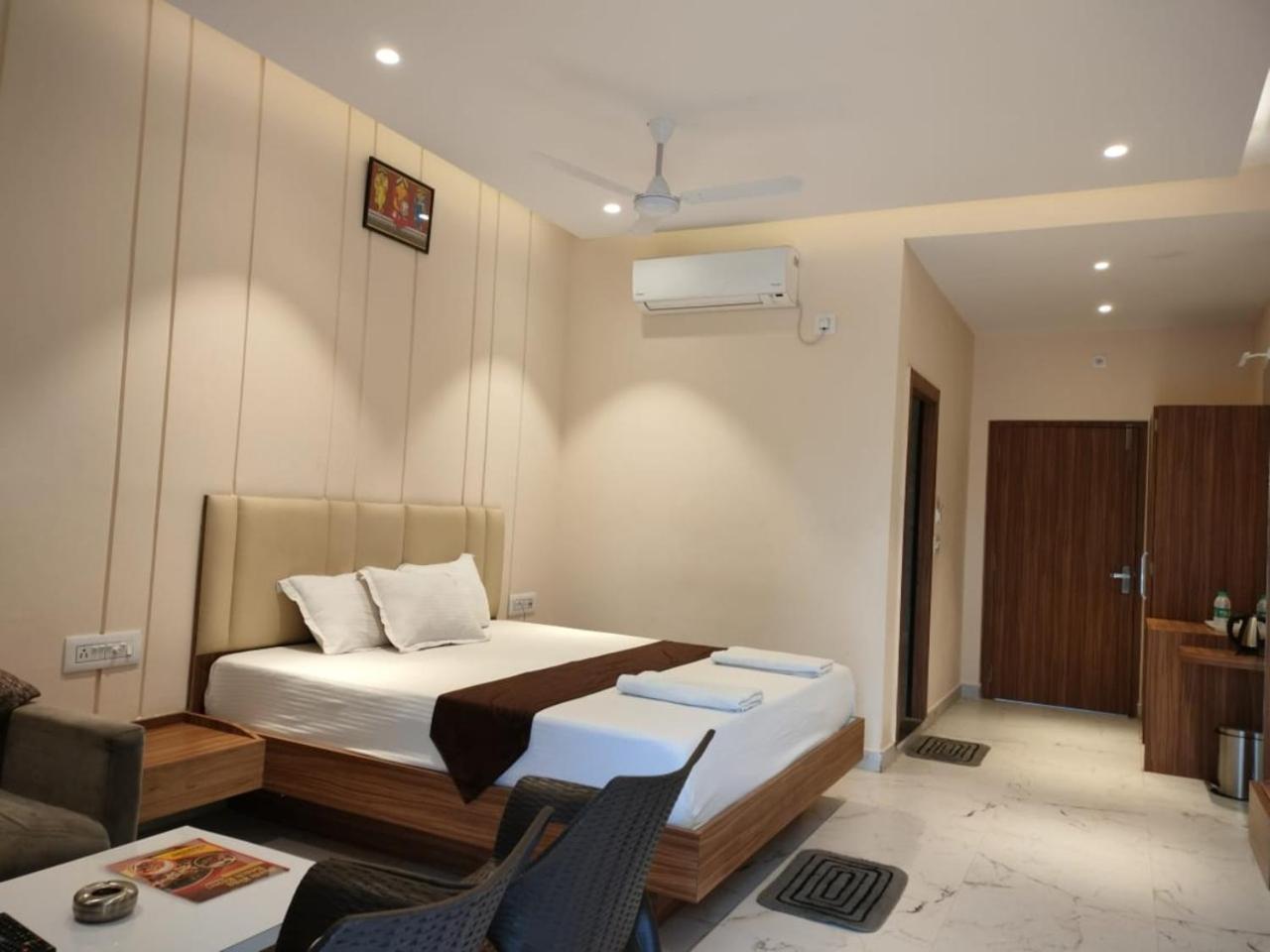 Parth King Beach Resort Мандармани Экстерьер фото