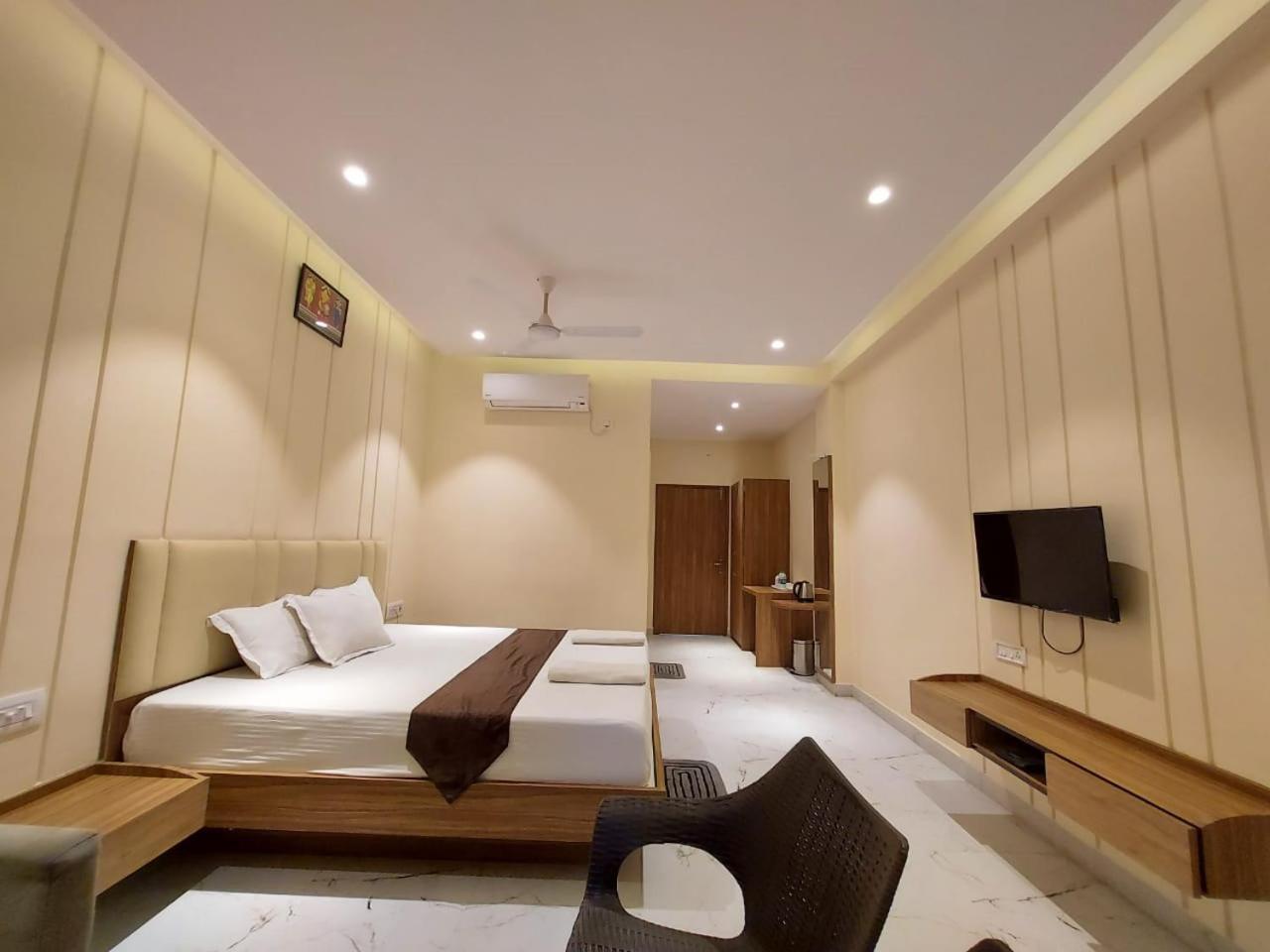 Parth King Beach Resort Мандармани Экстерьер фото