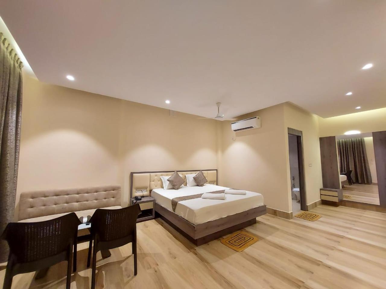 Parth King Beach Resort Мандармани Экстерьер фото