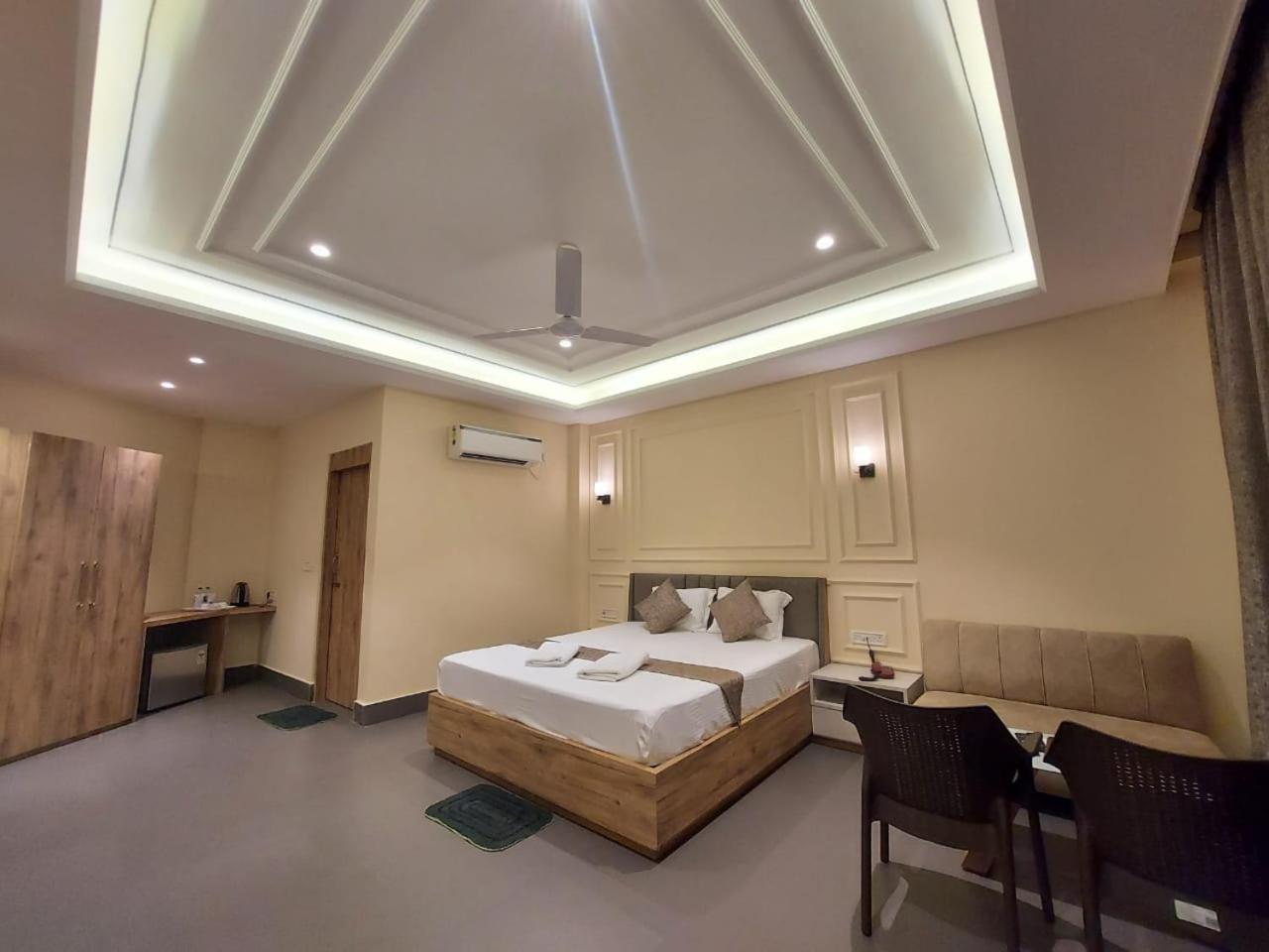 Parth King Beach Resort Мандармани Экстерьер фото