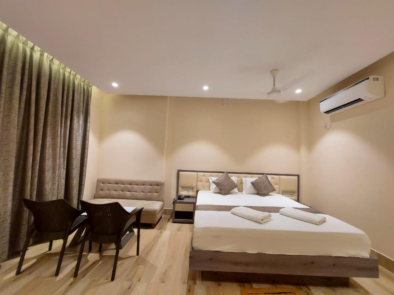 Parth King Beach Resort Мандармани Экстерьер фото