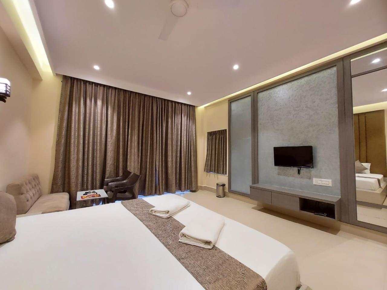 Parth King Beach Resort Мандармани Экстерьер фото